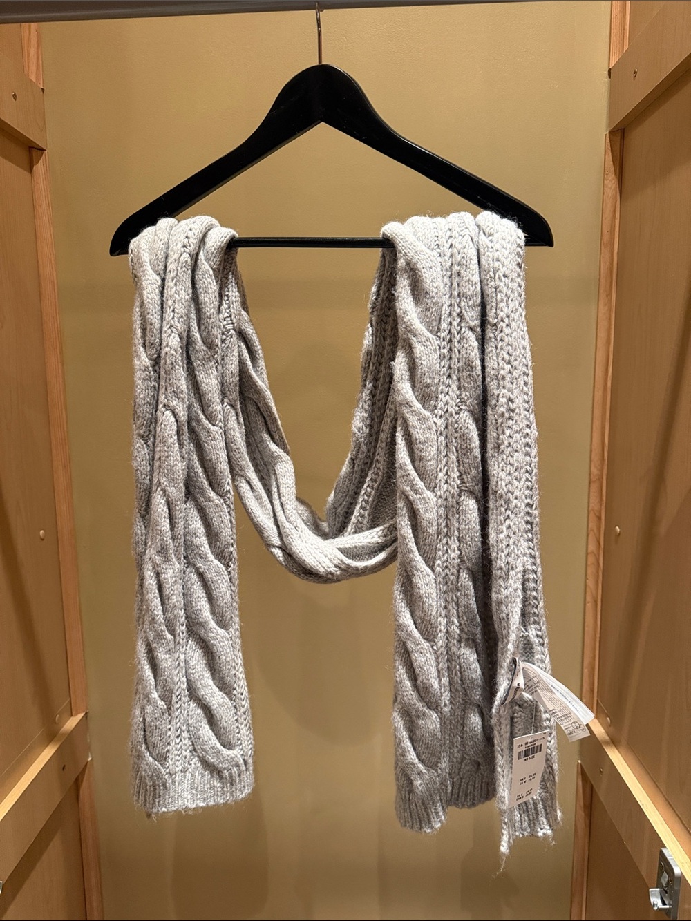 Hollister Gray Cable Knit Scarf
